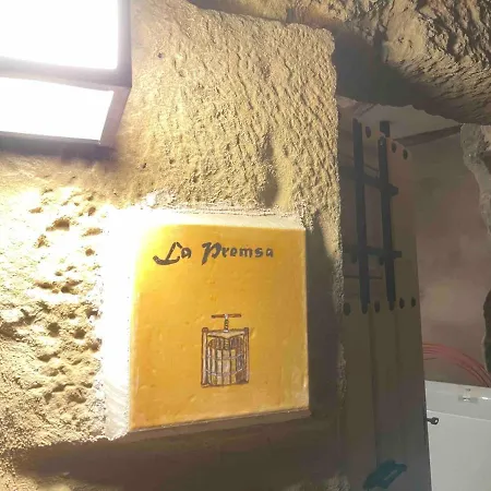 Castell De L'aguda * Tora de Riubregos
