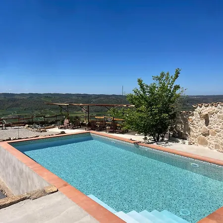 Castell De L'aguda Hotel *